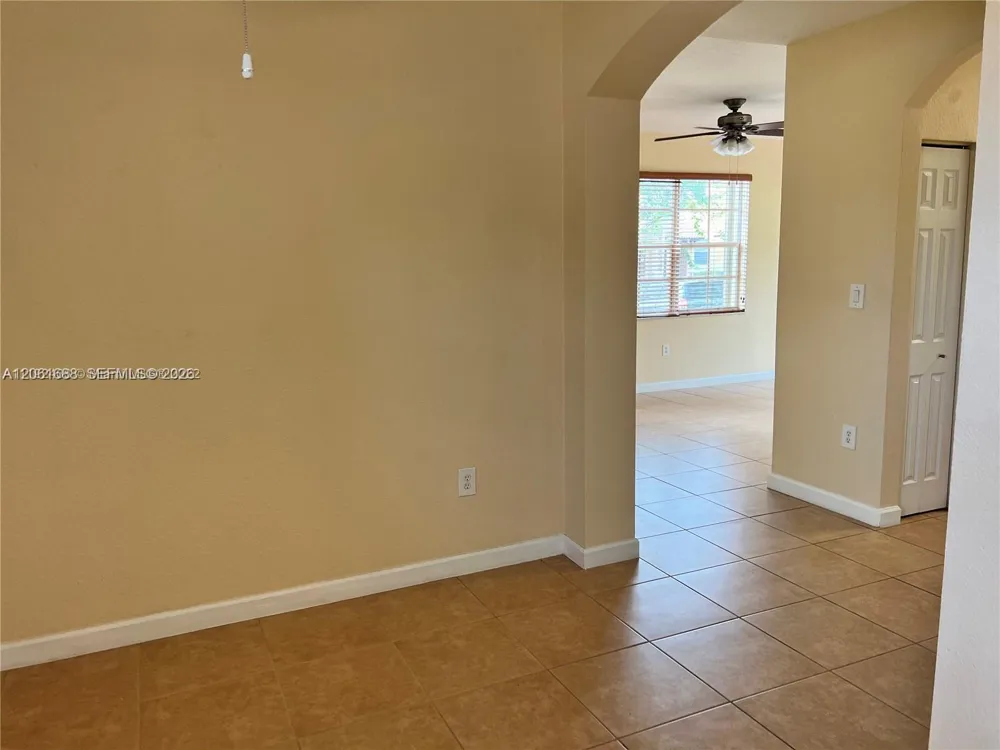 9249 SW 227th St #2-22 Cutler Bay, FL 33190