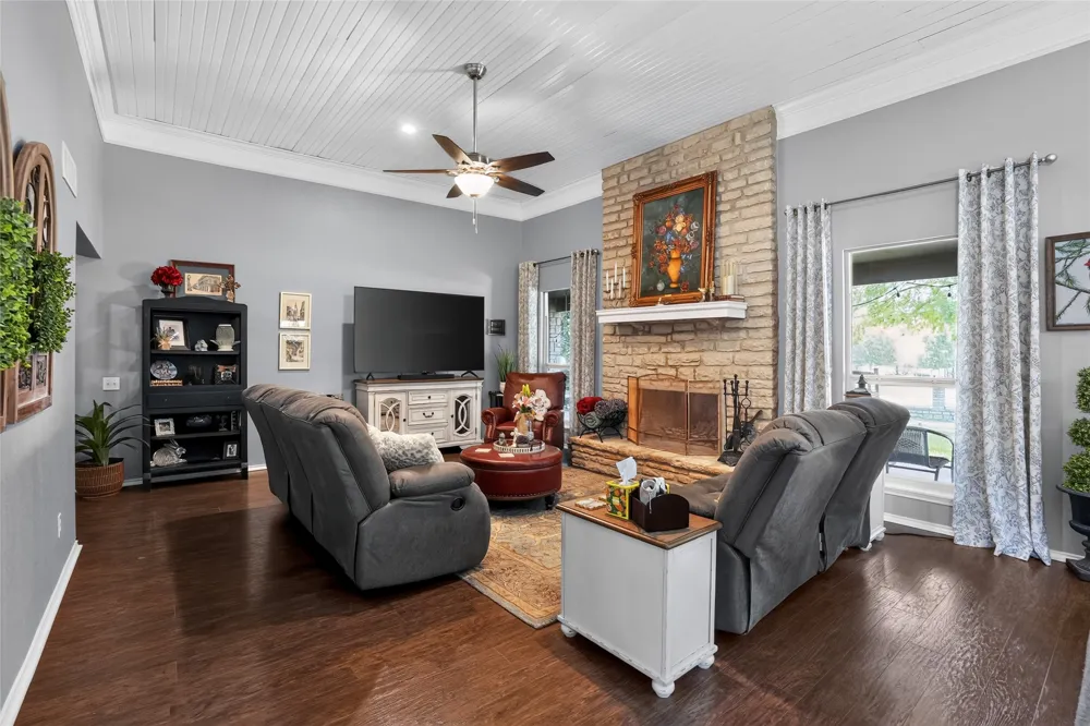 3913 Fairway Drive De Cordova, TX 76049