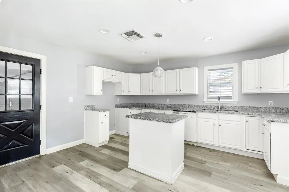 2105 Marshall Street Pasadena, TX 77506