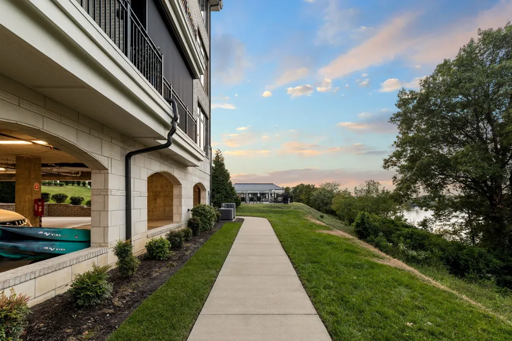 1024 Club View Dr #F201 Gallatin, TN 37066