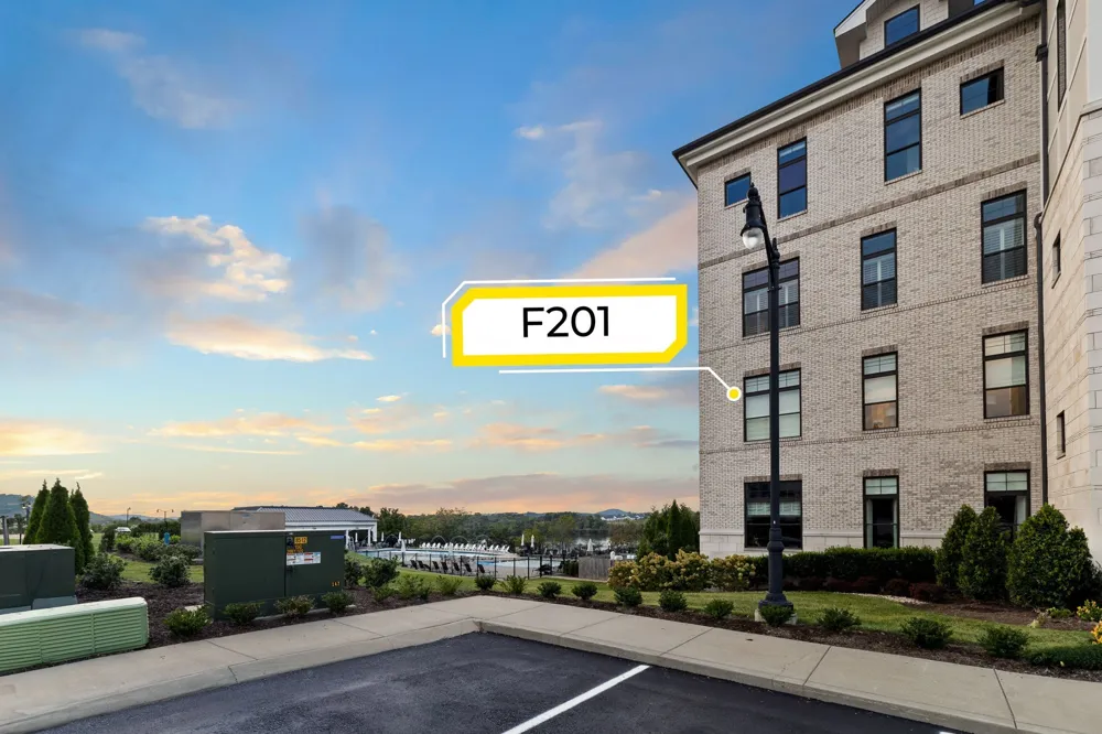1024 Club View Dr #F201 Gallatin, TN 37066
