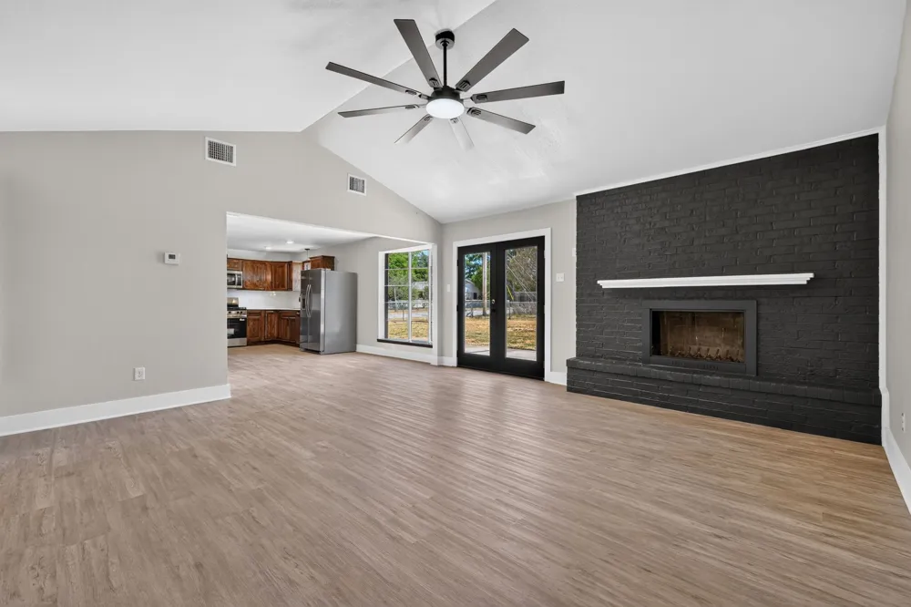 2201 SE 22nd Avenue Mineral Wells, TX 76067