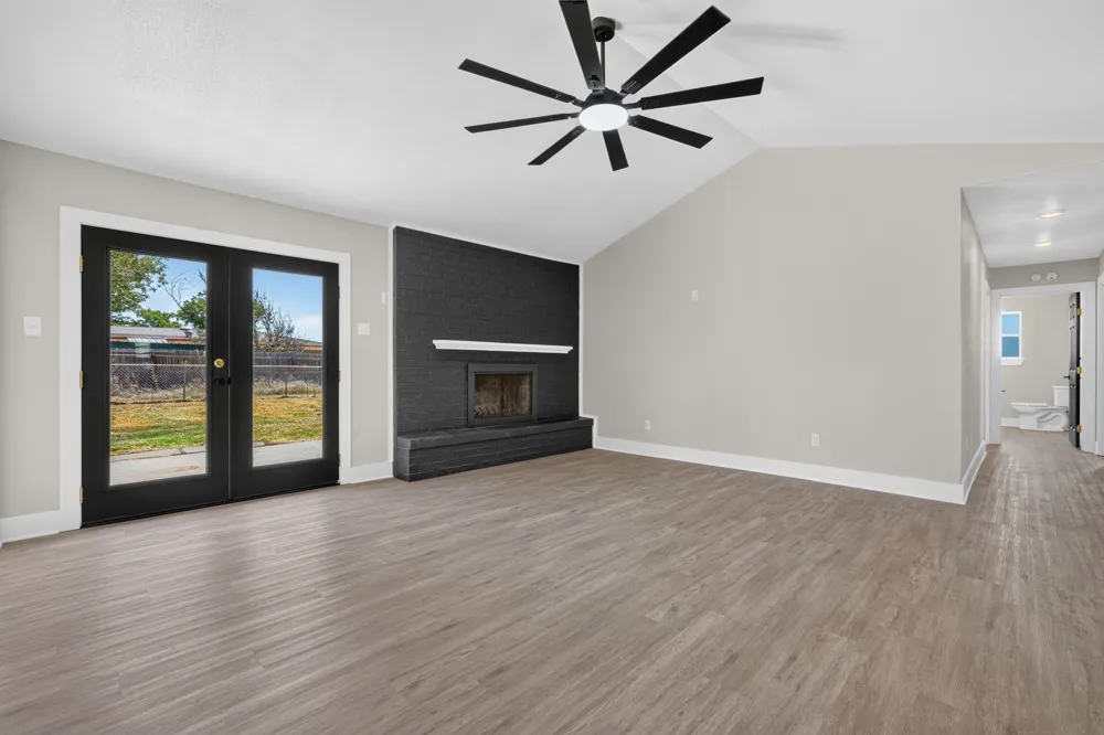 2201 SE 22nd Avenue Mineral Wells, TX 76067