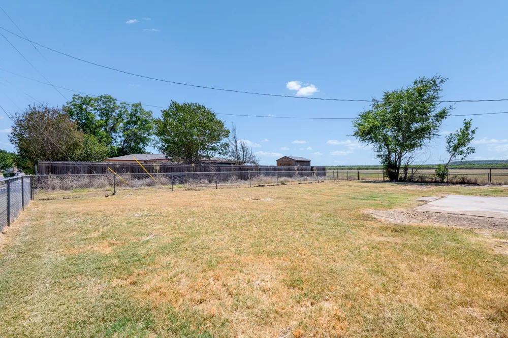 2201 SE 22nd Avenue Mineral Wells, TX 76067