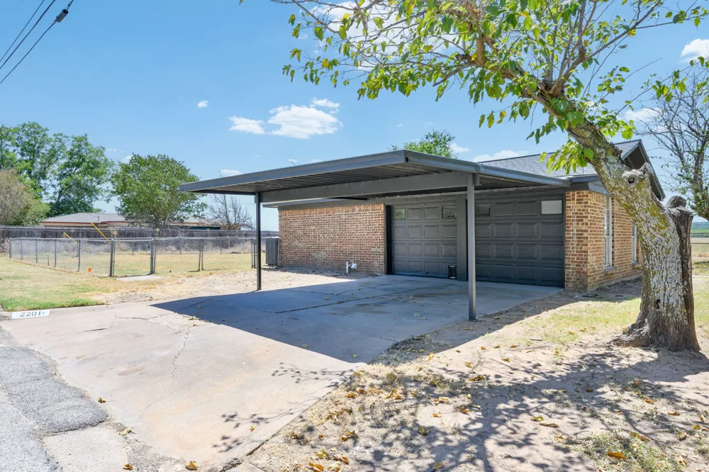 2201 SE 22nd Avenue Mineral Wells, TX 76067