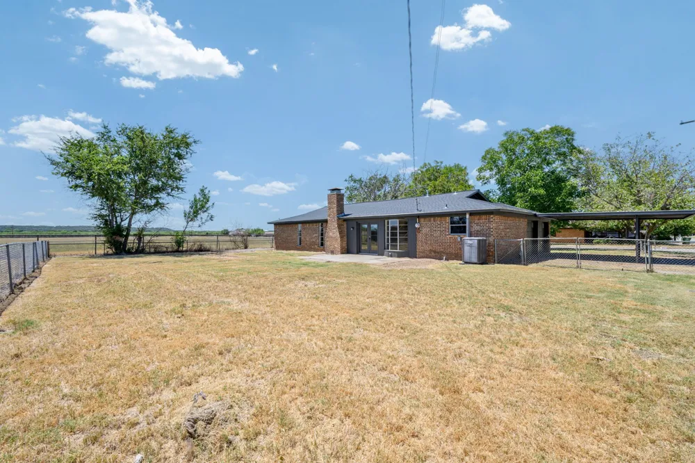 2201 SE 22nd Avenue Mineral Wells, TX 76067
