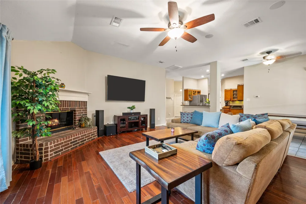 2212 Pinto Lane Lewisville, TX 75067