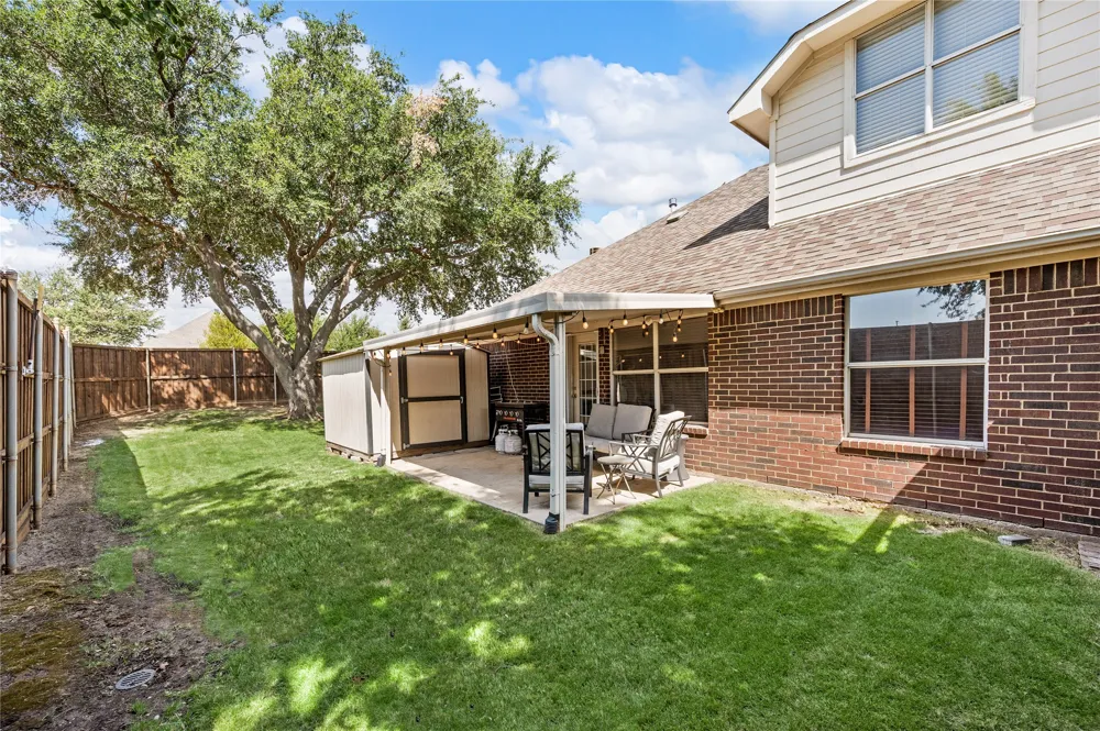 2212 Pinto Lane Lewisville, TX 75067