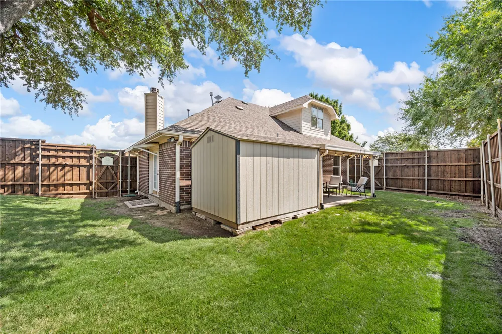2212 Pinto Lane Lewisville, TX 75067