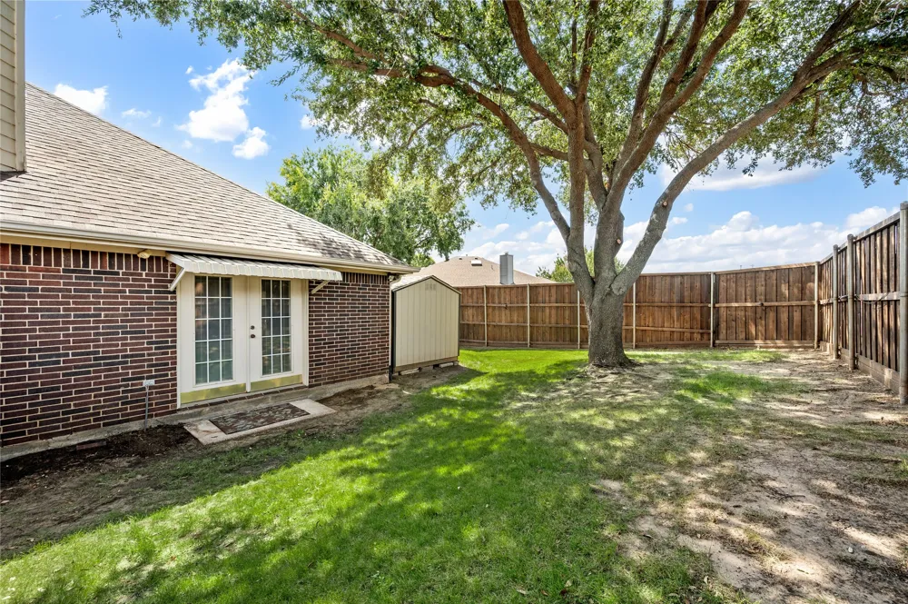 2212 Pinto Lane Lewisville, TX 75067