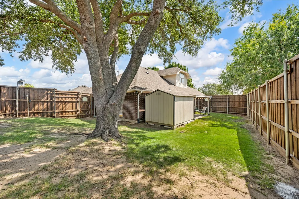 2212 Pinto Lane Lewisville, TX 75067