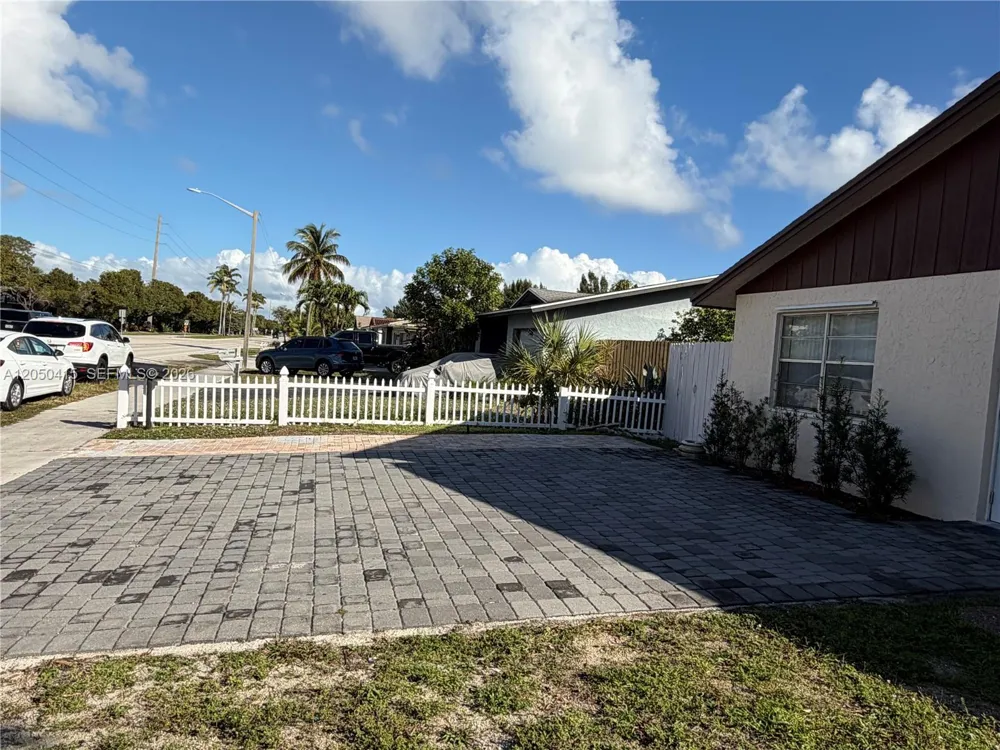 4280 Dixie Hwy Boca Raton, FL 33431
