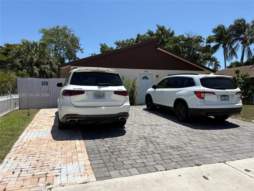 4280 Dixie Hwy Boca Raton, FL 33431