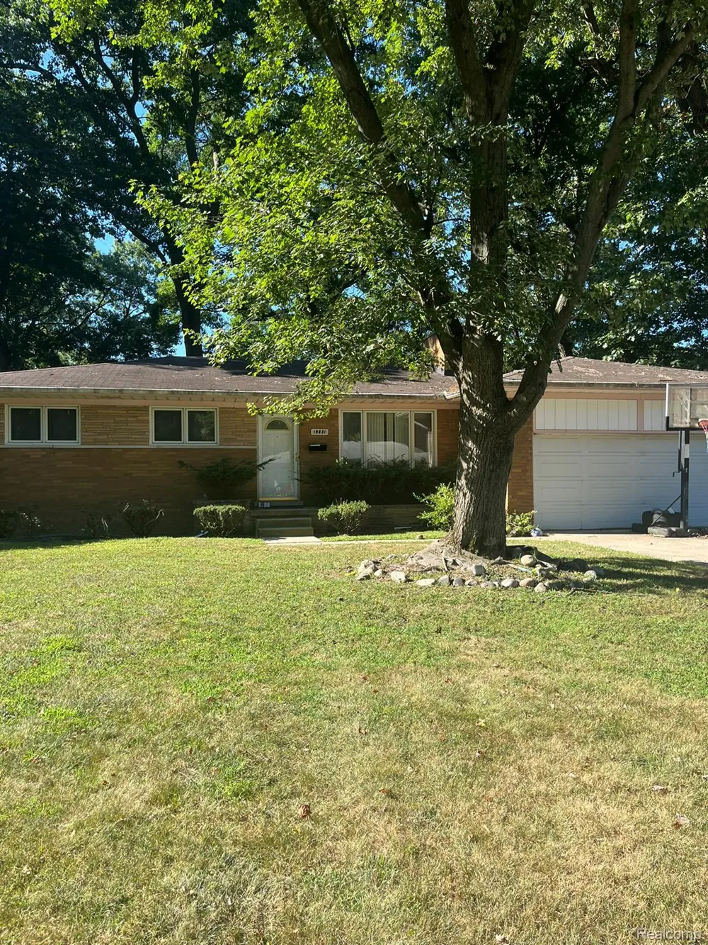 19031 Greenwald Drive Southfield City, MI 48075