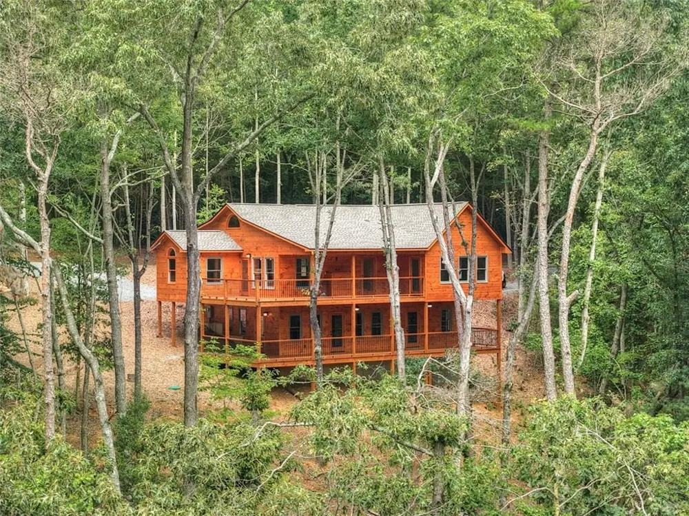 394 Blackberry Circle Ellijay, GA 30536