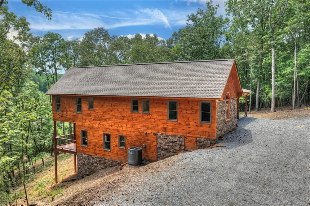 394 Blackberry Circle Ellijay, GA 30536