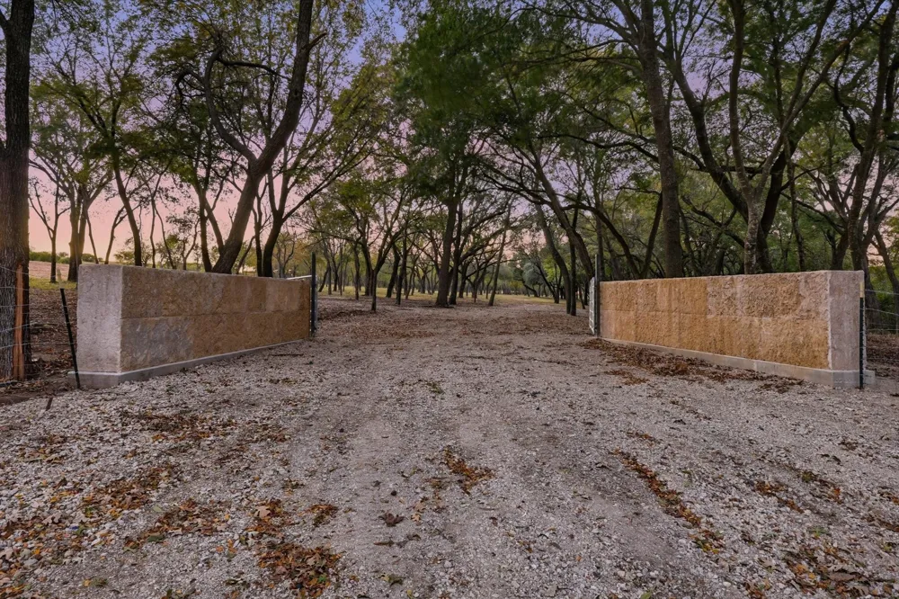 2401 Bear Creek Road Aledo, TX 76008