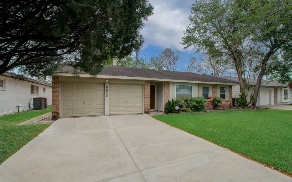 6030 Willowbend Boulevard Houston, TX 77096