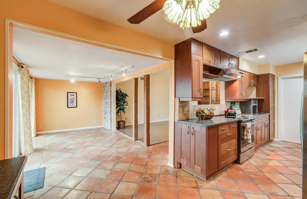 6030 Willowbend Boulevard Houston, TX 77096
