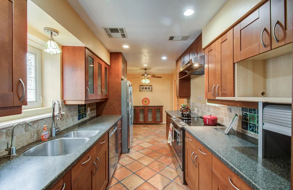 6030 Willowbend Boulevard Houston, TX 77096