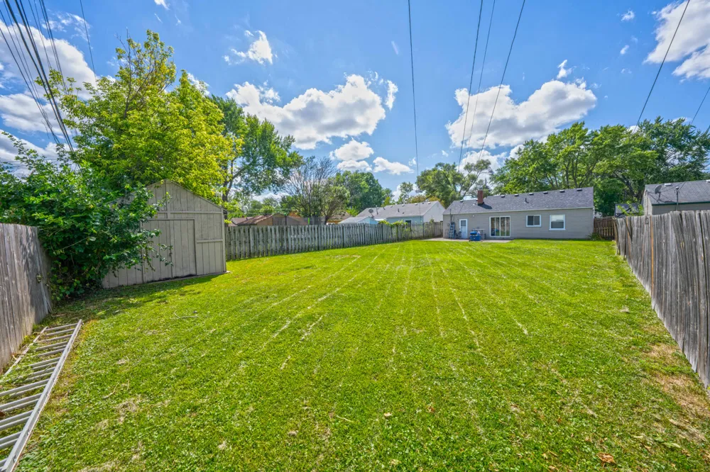 26524 Kathy Street Roseville, MI 48066