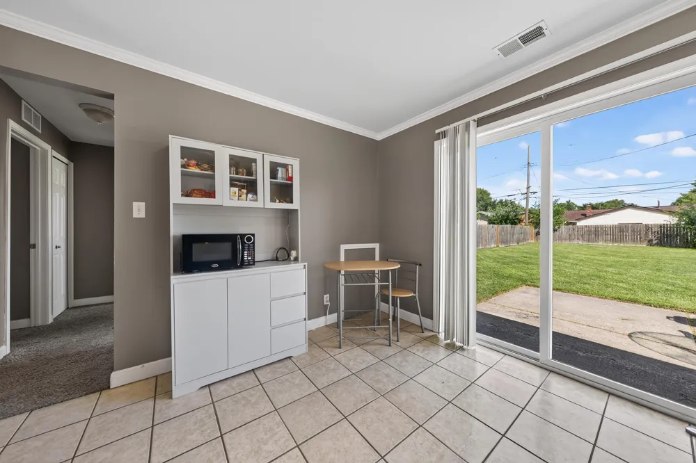26524 Kathy Street Roseville, MI 48066