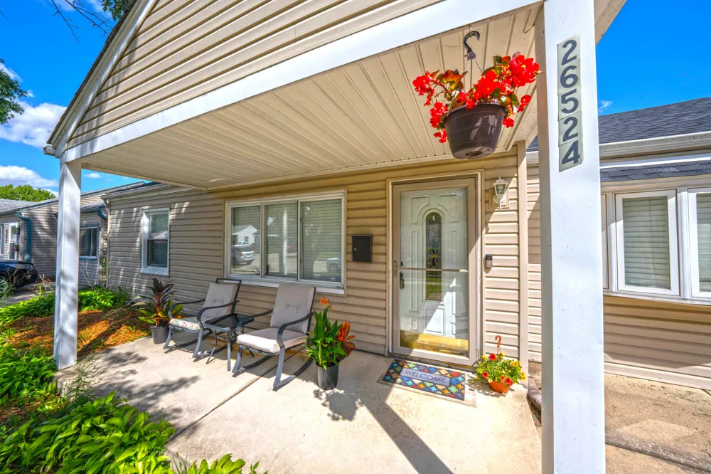 26524 Kathy Street Roseville, MI 48066