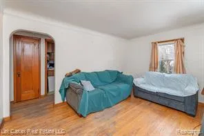 1331 Detroit Avenue Lincoln Park City, MI 48146