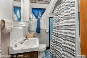 1331 Detroit Avenue Lincoln Park City, MI 48146
