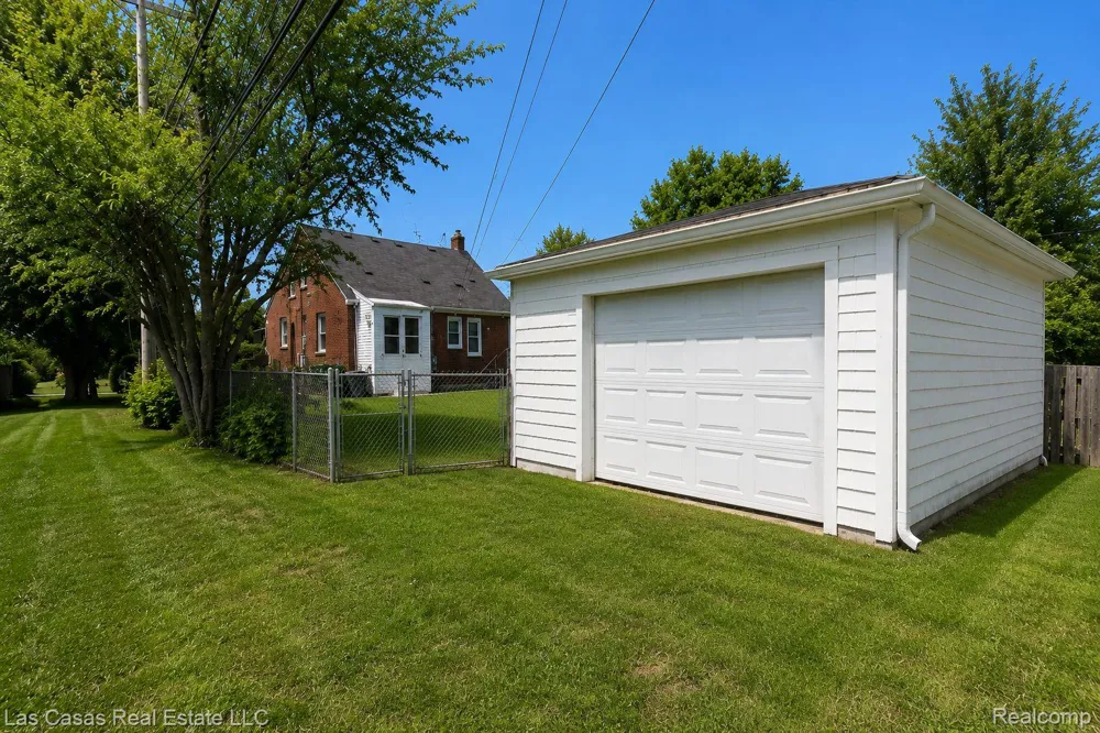 1331 Detroit Avenue Lincoln Park City, MI 48146