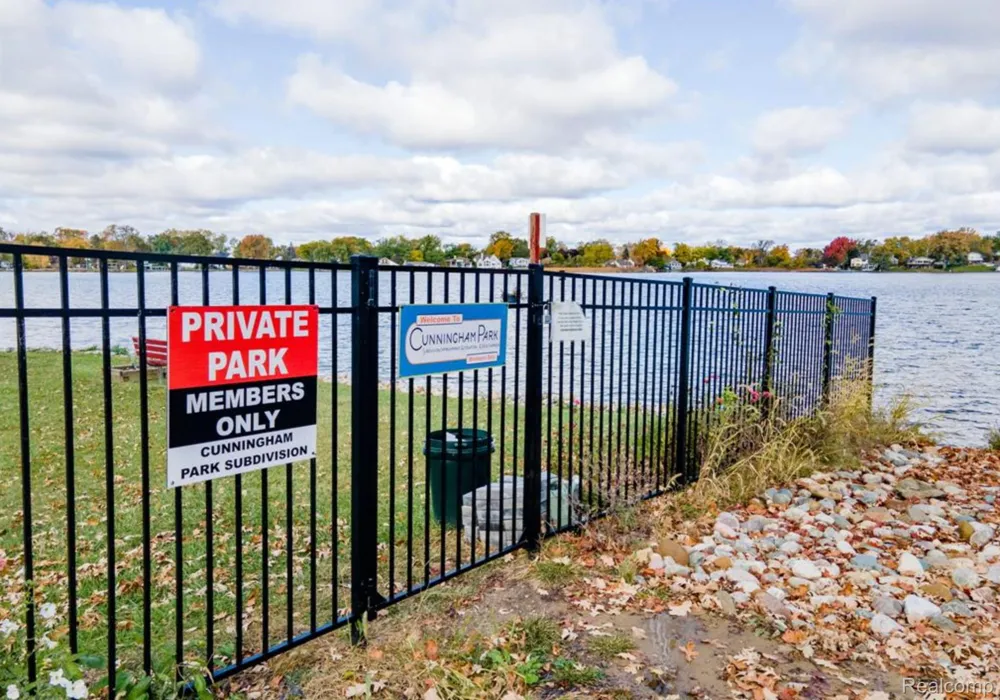 2900 Hensman Street Keego Harbor City, MI 48320