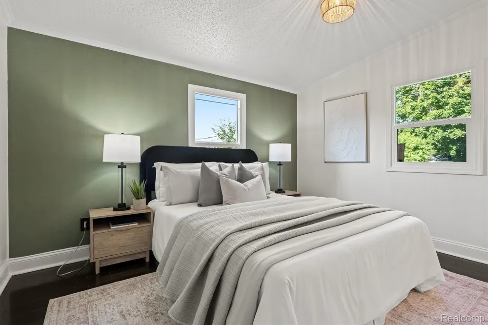 2900 Hensman Street Keego Harbor City, MI 48320