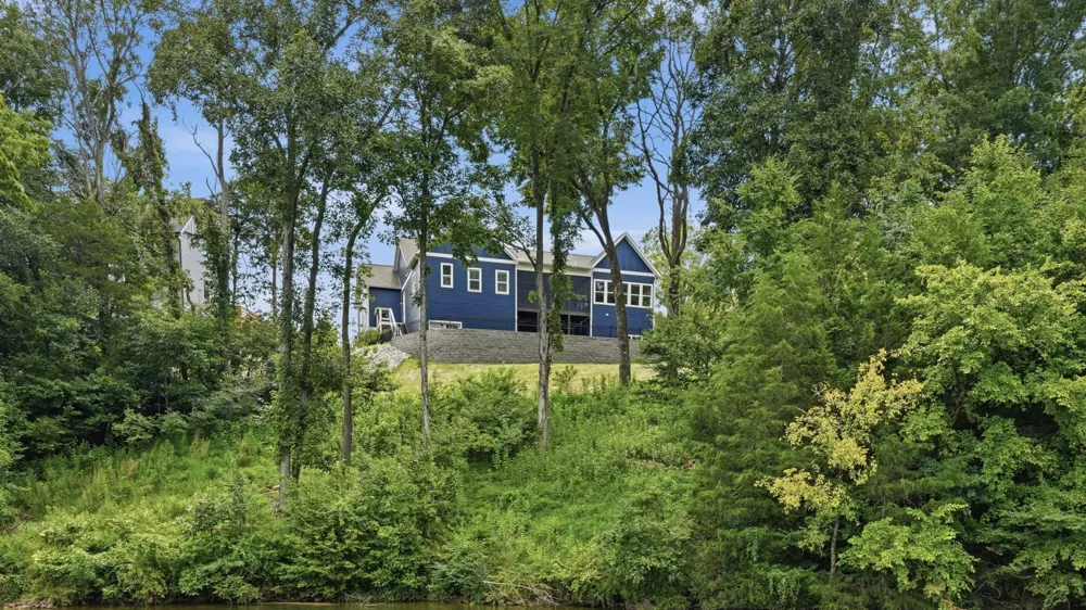136 Bay Cove Trl Winchester, TN 37398