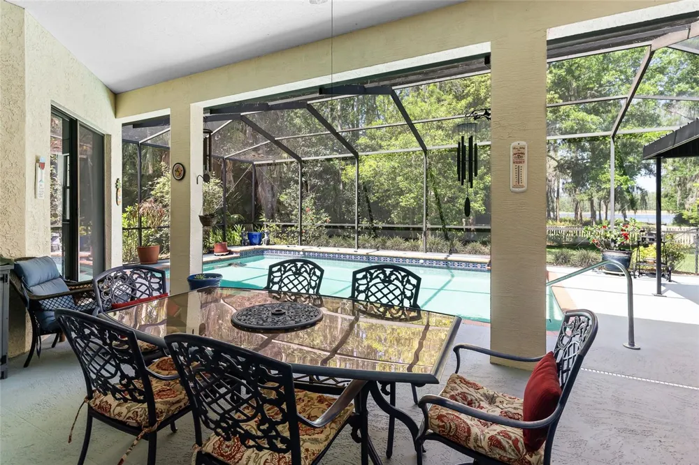 1012 KINGSBOROUGH GARDENS COURT Lutz, FL 33548