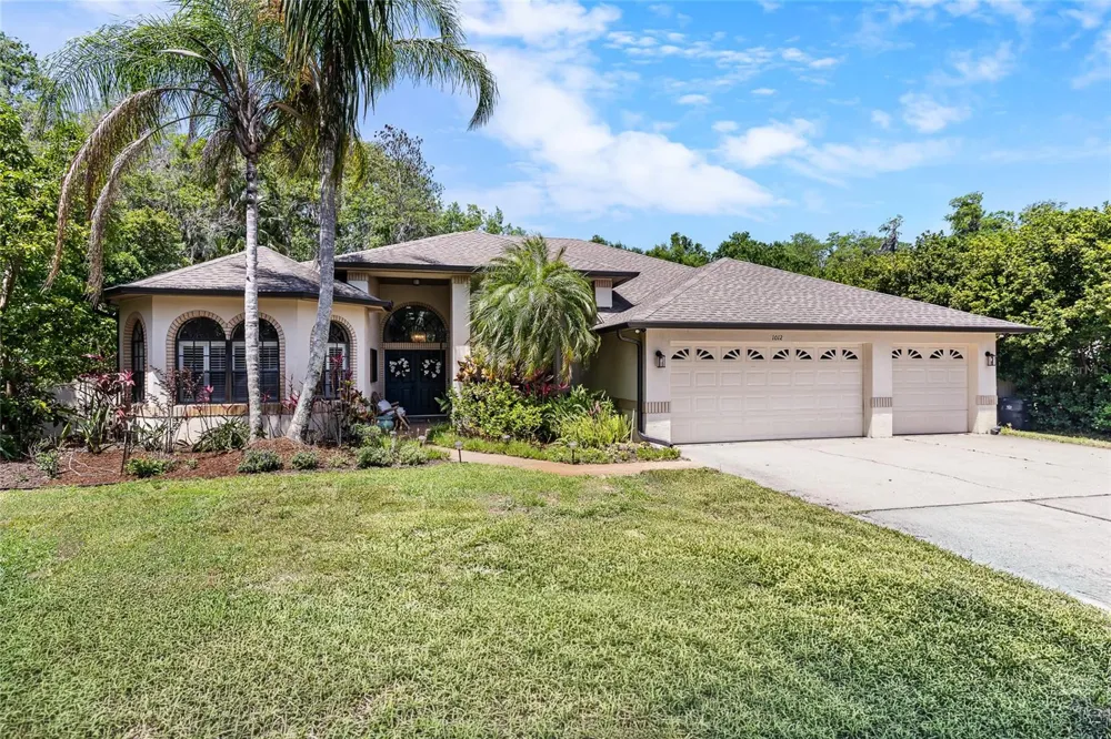 1012 KINGSBOROUGH GARDENS COURT Lutz, FL 33548