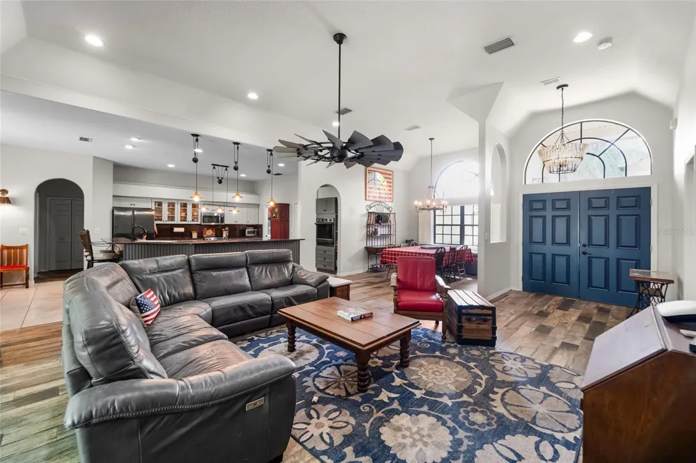 1012 KINGSBOROUGH GARDENS COURT Lutz, FL 33548
