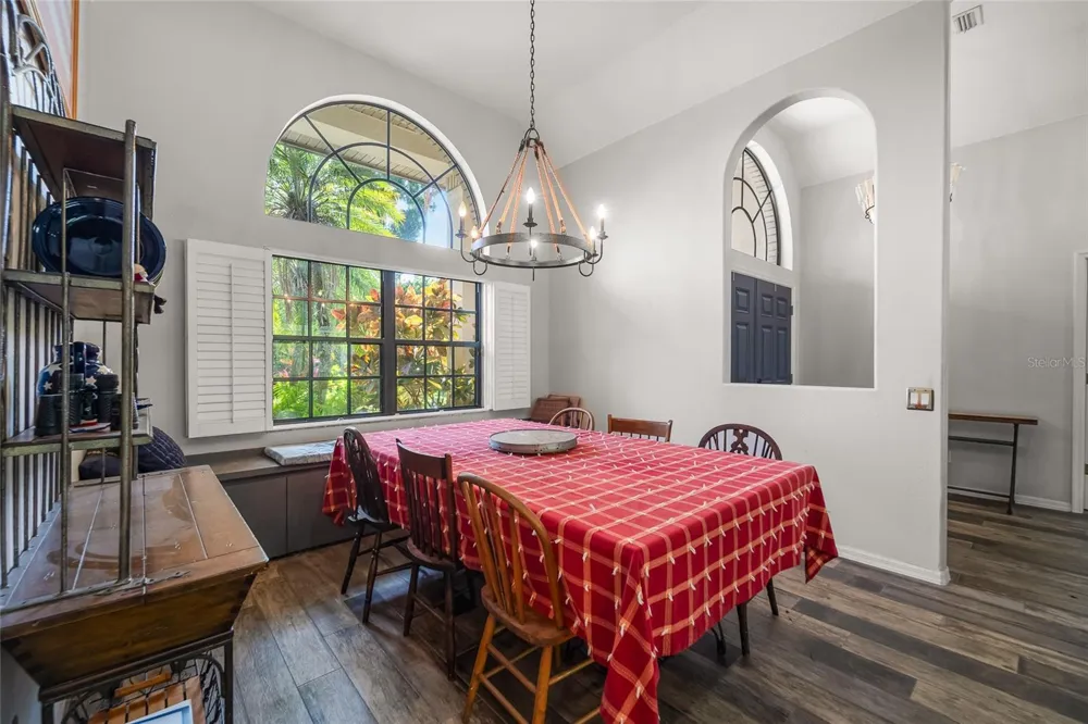1012 KINGSBOROUGH GARDENS COURT Lutz, FL 33548