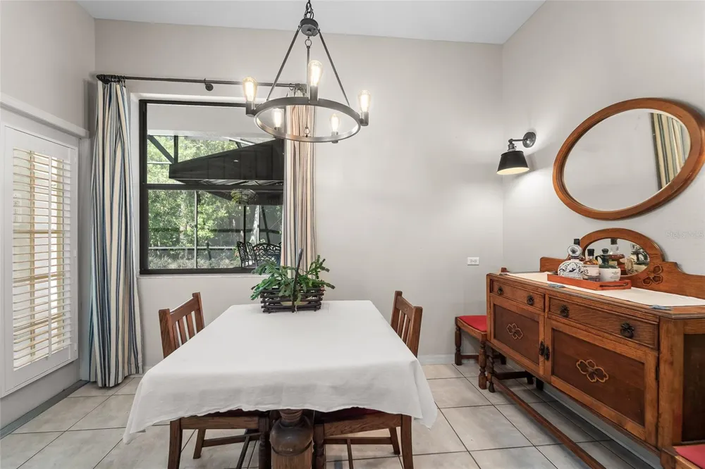 1012 KINGSBOROUGH GARDENS COURT Lutz, FL 33548