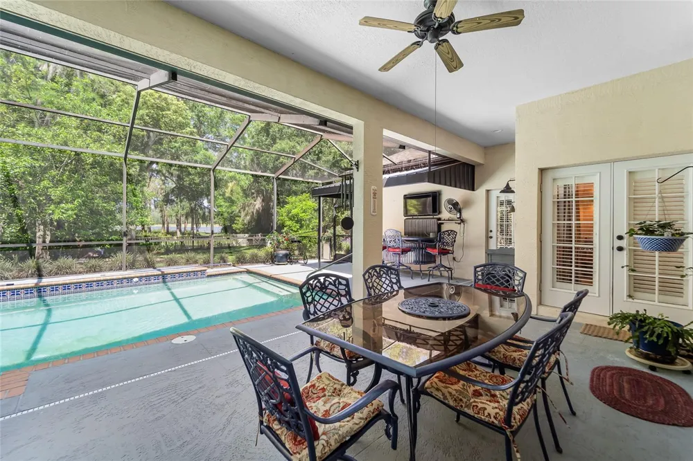 1012 KINGSBOROUGH GARDENS COURT Lutz, FL 33548
