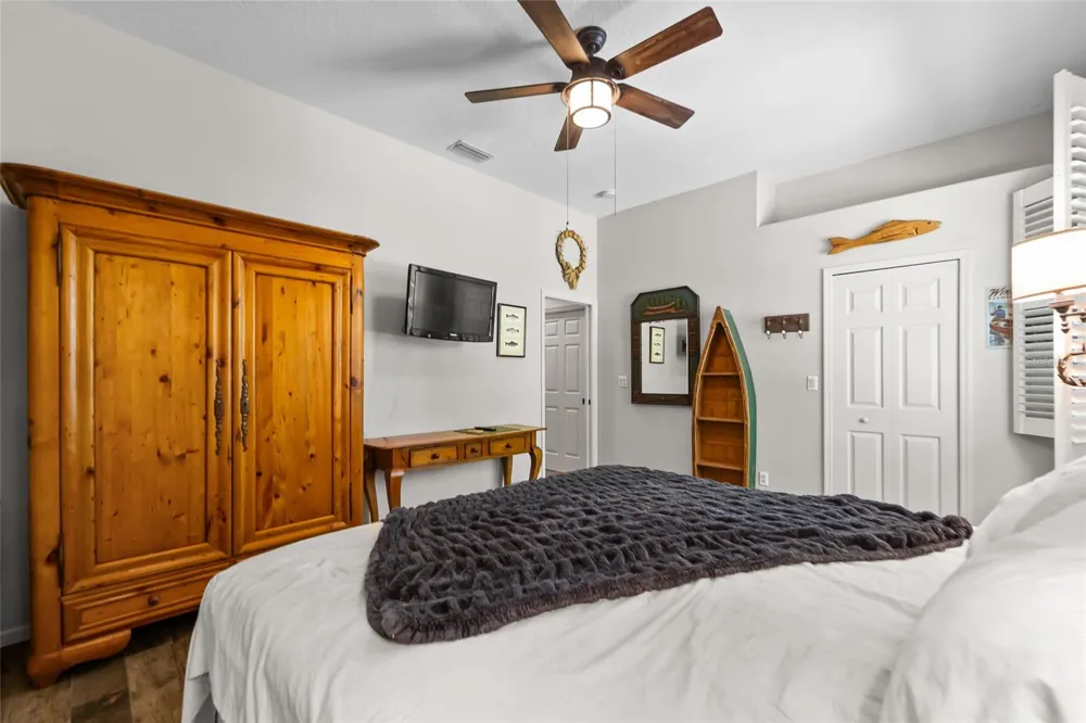 1012 KINGSBOROUGH GARDENS COURT Lutz, FL 33548