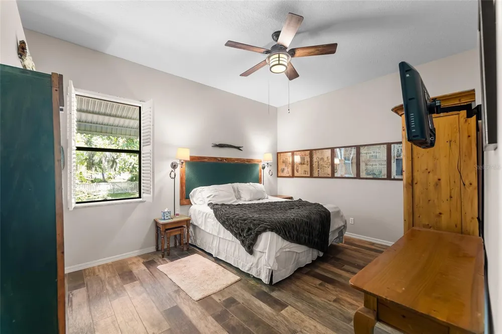 1012 KINGSBOROUGH GARDENS COURT Lutz, FL 33548
