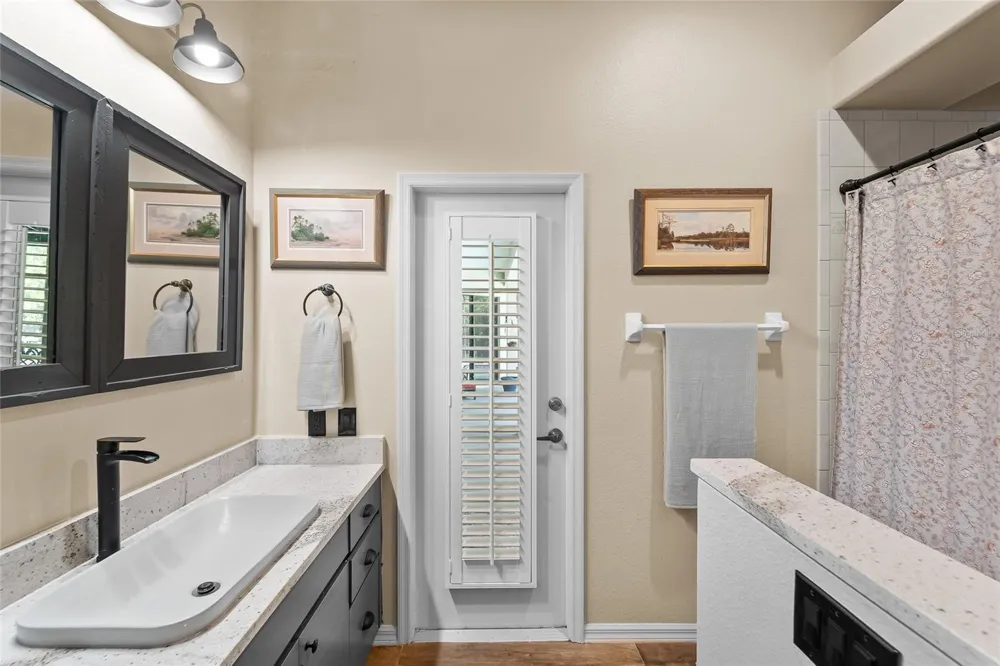 1012 KINGSBOROUGH GARDENS COURT Lutz, FL 33548