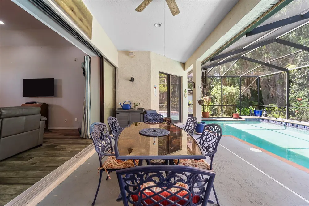 1012 KINGSBOROUGH GARDENS COURT Lutz, FL 33548