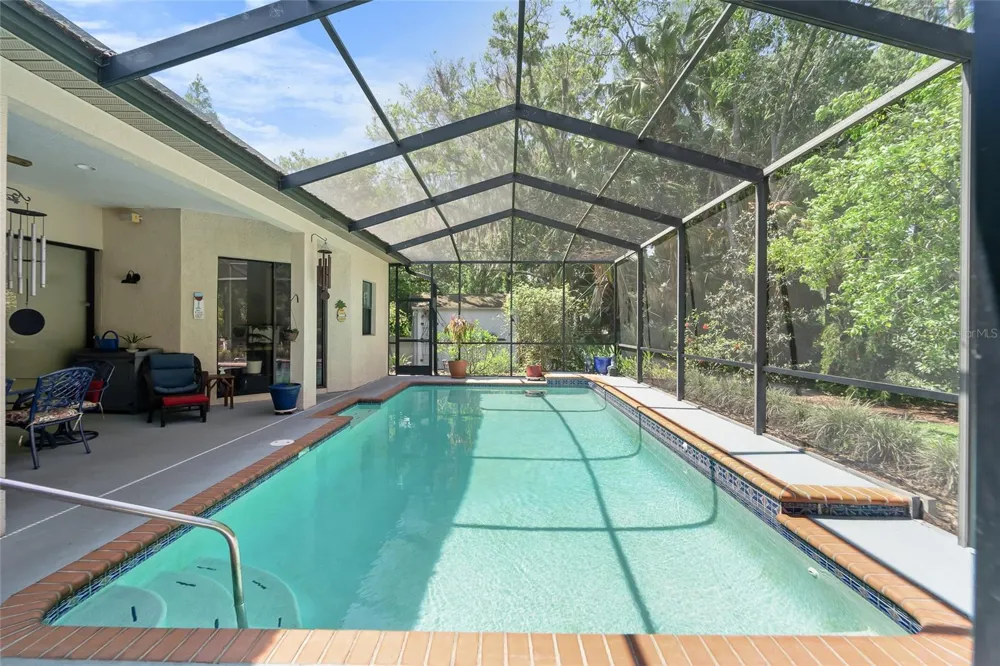1012 KINGSBOROUGH GARDENS COURT Lutz, FL 33548