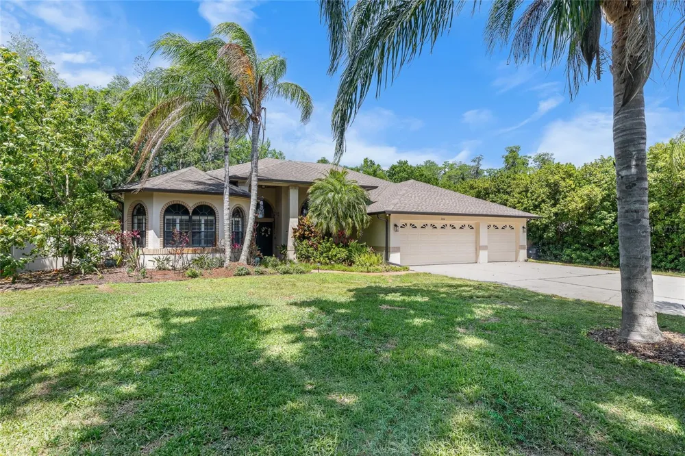 1012 KINGSBOROUGH GARDENS COURT Lutz, FL 33548