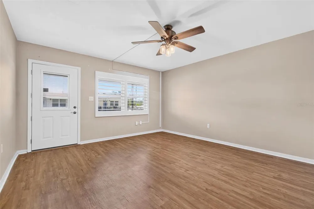 138 36TH AVENUE #208 W St Petersburg, FL 33704