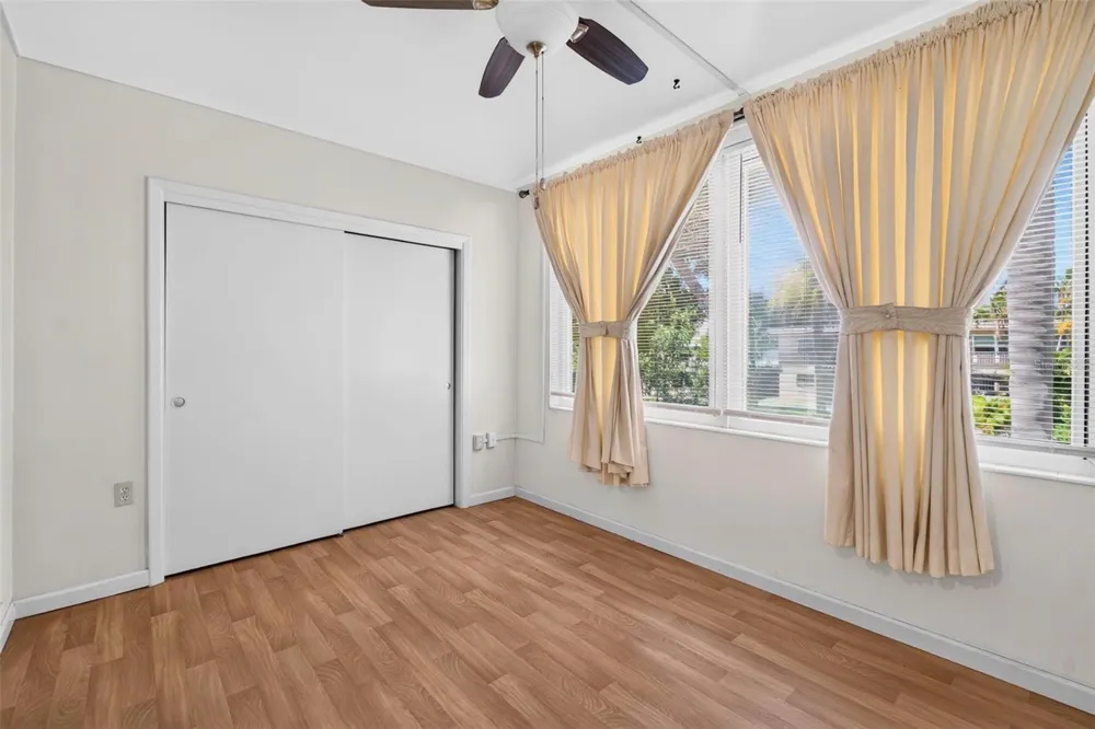 138 36TH AVENUE #208 W St Petersburg, FL 33704