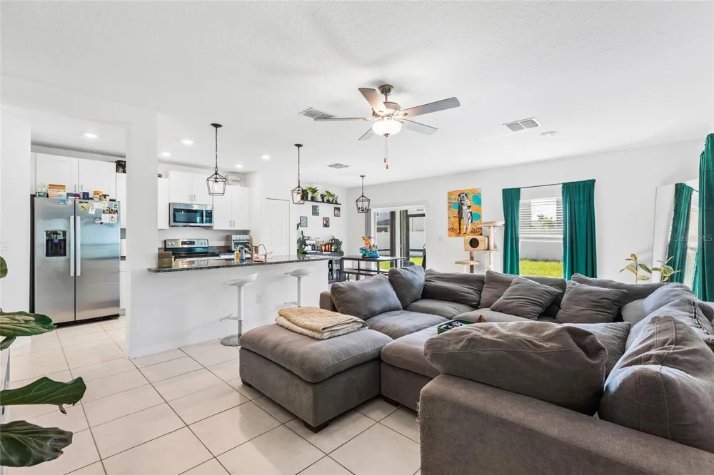 6402 BACK FORTY LOOP Zephyrhills, FL 33541