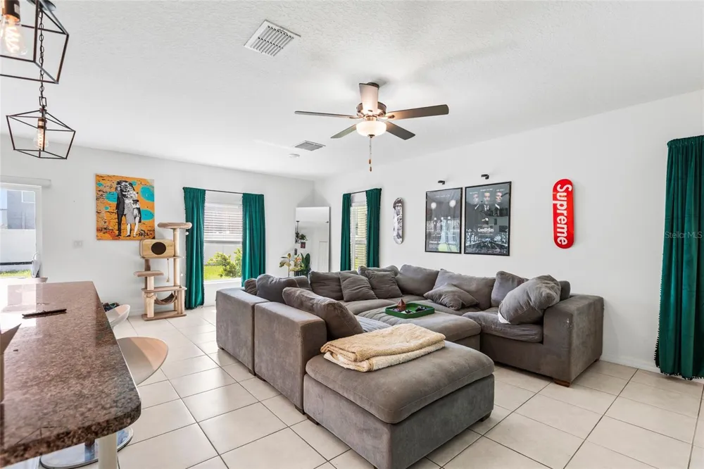 6402 BACK FORTY LOOP Zephyrhills, FL 33541
