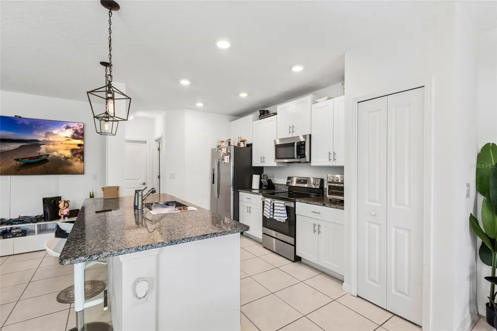 6402 BACK FORTY LOOP Zephyrhills, FL 33541